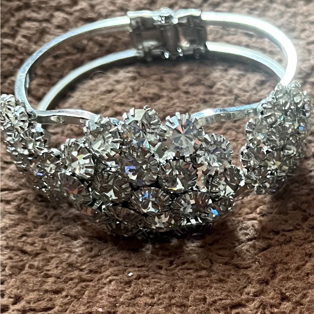 Eternal blossom bracelet